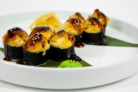 Ролл запеченный с угрем