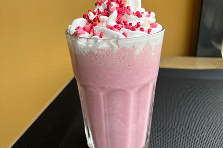 Милкшейк Клубничный бабл гам