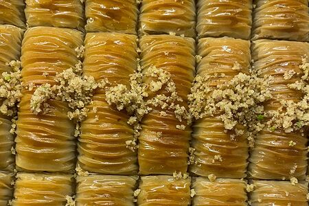 Сары бурма с грецким орехом