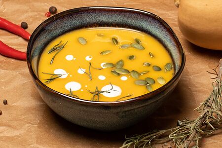 Крем-суп с тыквой и луком-порей