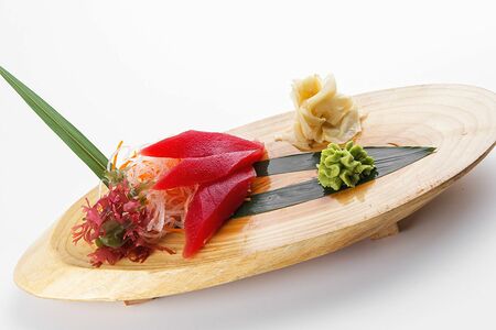 Сашими Тунец