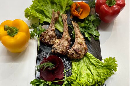 Корейка баранины на мангале