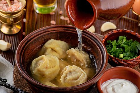 Пельмени в бульоне