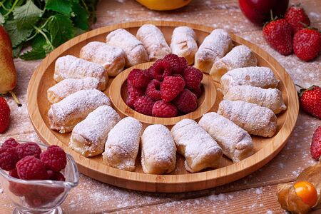 Рогалики с малиной