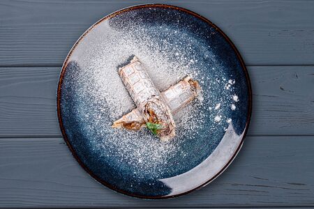 Трубочка со сгущенным молоком