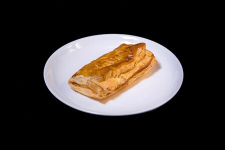 Слойка с ветчиной и сыром