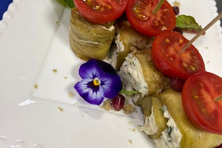 Баклажановые рулетики