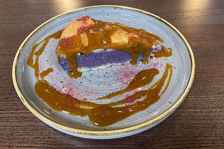 Пирог с черёмухой и черникой