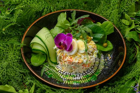 Салат Оливье с телятиной