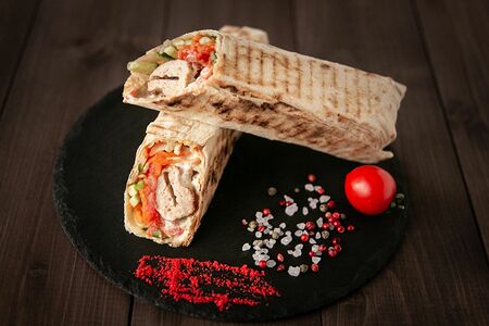 Люля-кебаб из свинины в лаваше