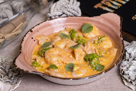 Креветки в чесночном соусе