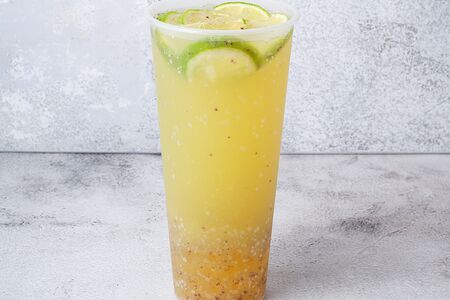 Лимонад киви-маракуйя