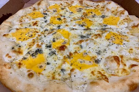 Четыре сыра средняя