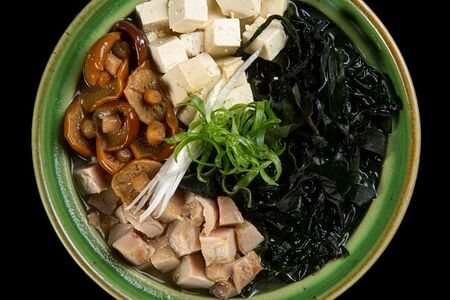 Мисо-суп с куриным филе