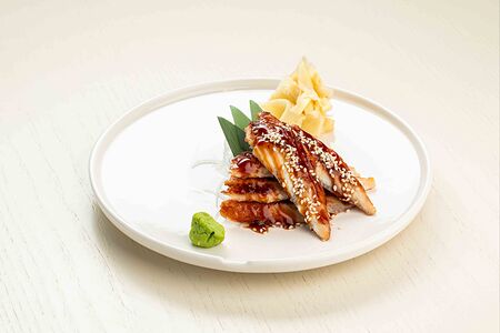 Сашими Угорь