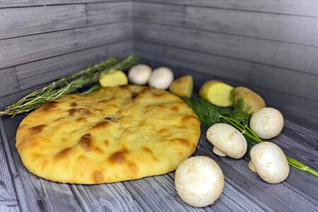 Осетинский пирог с картофелем и грибами