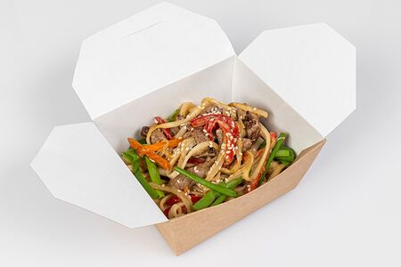 Вок удон со свининой в кисло-сладком соусе