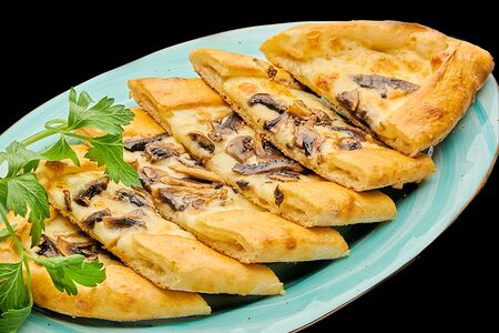 Пиде с сыром и грибочками