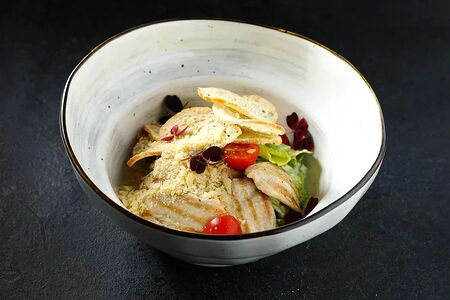 Салат Цезарь с куриной грудкой