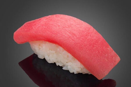 Суши с тунцом