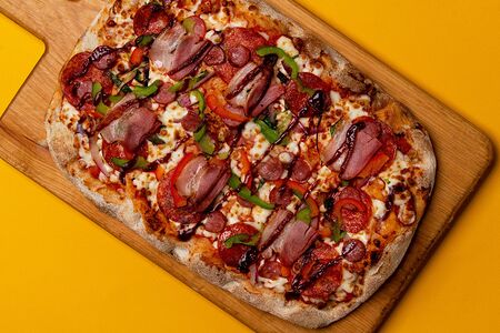 Римская пицца Баварская мясная большая