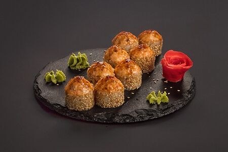 Роллы, запеченные с лососем и авокадо