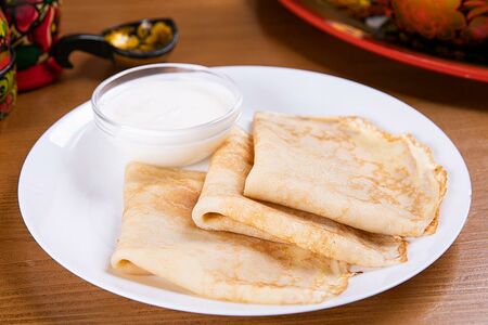 Блины со сметаной