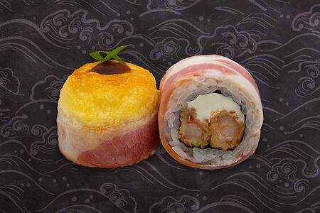 Запечённый Бекон с темпурной креветкой