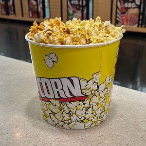 Микс сладкого и соленого попкорна средний