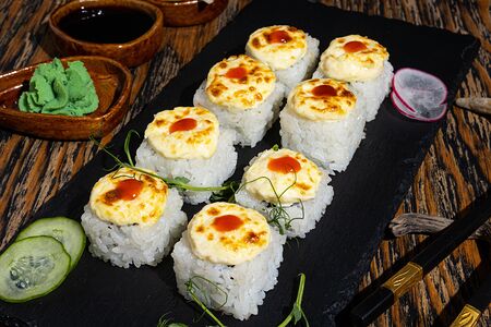 Лосось под сырной шапочкой