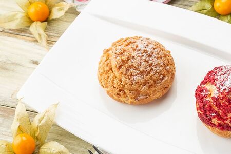 Шу заварная булочка с ванильным кремом шантильи