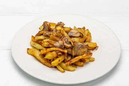 Жареный картофель с грибами
