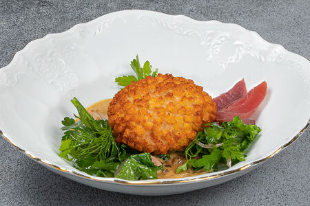 Пожарская котлета из цыплёнка с перечным соусом