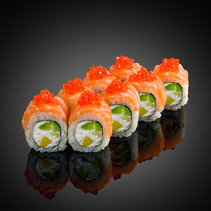 Филадельфия с авокадо и красной икрой