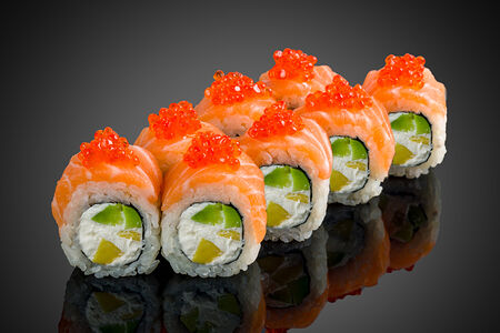 Филадельфия с авокадо и с красной Икрой 8шт