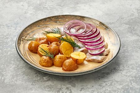 Сельдь с картофелем