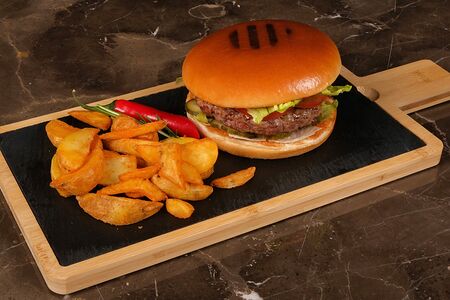 Бургер из мраморной говядины