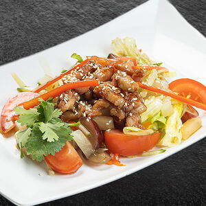 Салат с курицей терияки