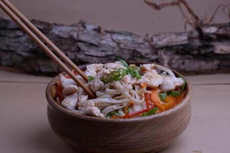 Вок с курицей