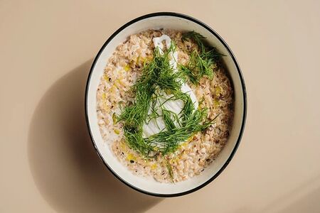 Гречневая каша с яйцом пашот и грибами