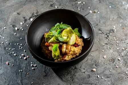 Ризотто с креветками и соусом биск