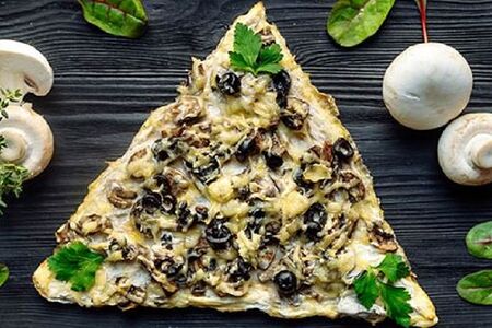 Пицца с грибами на куриной основе
