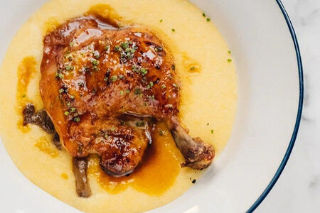 Цыпленок, полента, рагу из грибов