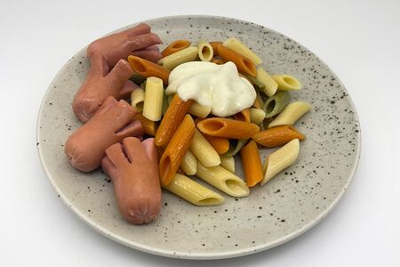 Сосиски с гарниром на выбор