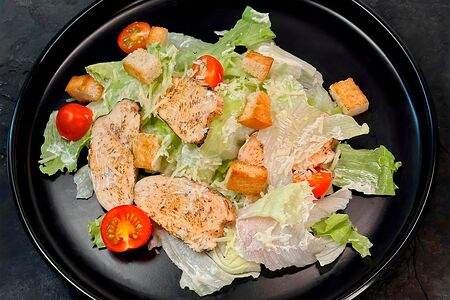 Салат Цезарь с курицей