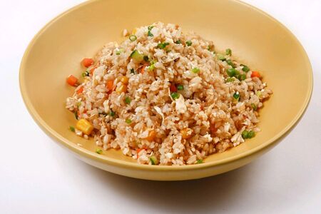 Жареный рис с курицей