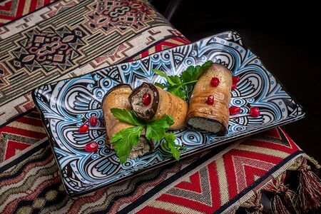 Рулетики из баклажанов с орехами