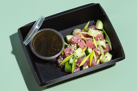 Тартар из тунца с огурцом