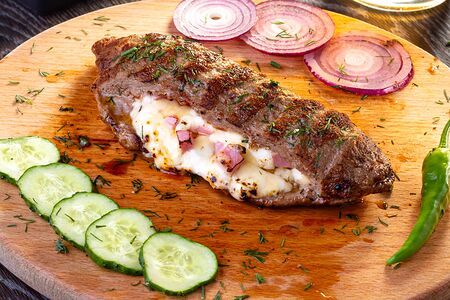 Плескавица фаршированная