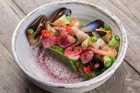 Салат с морепродуктами